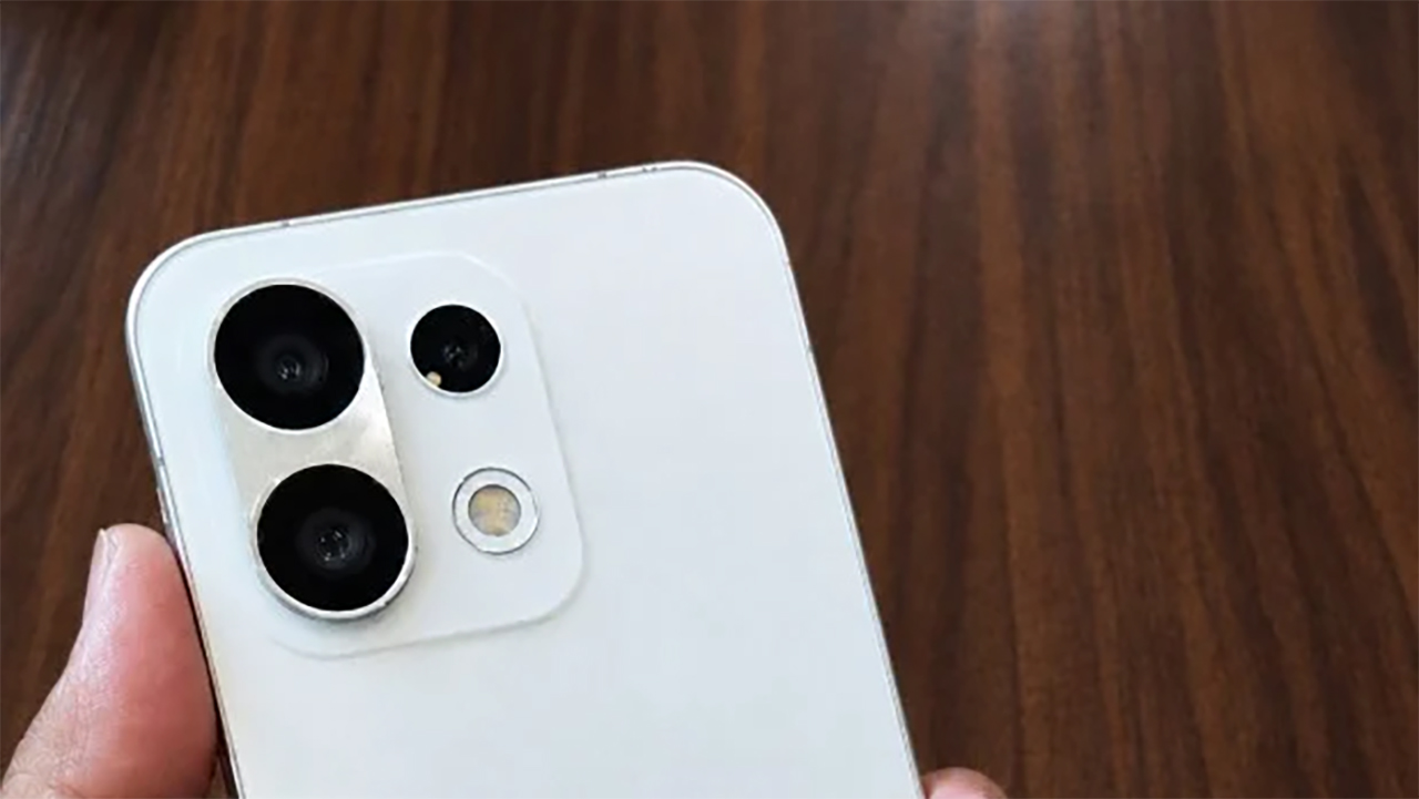 Oppo Reno 17 Lộ Hình Ảnh Thực Tế