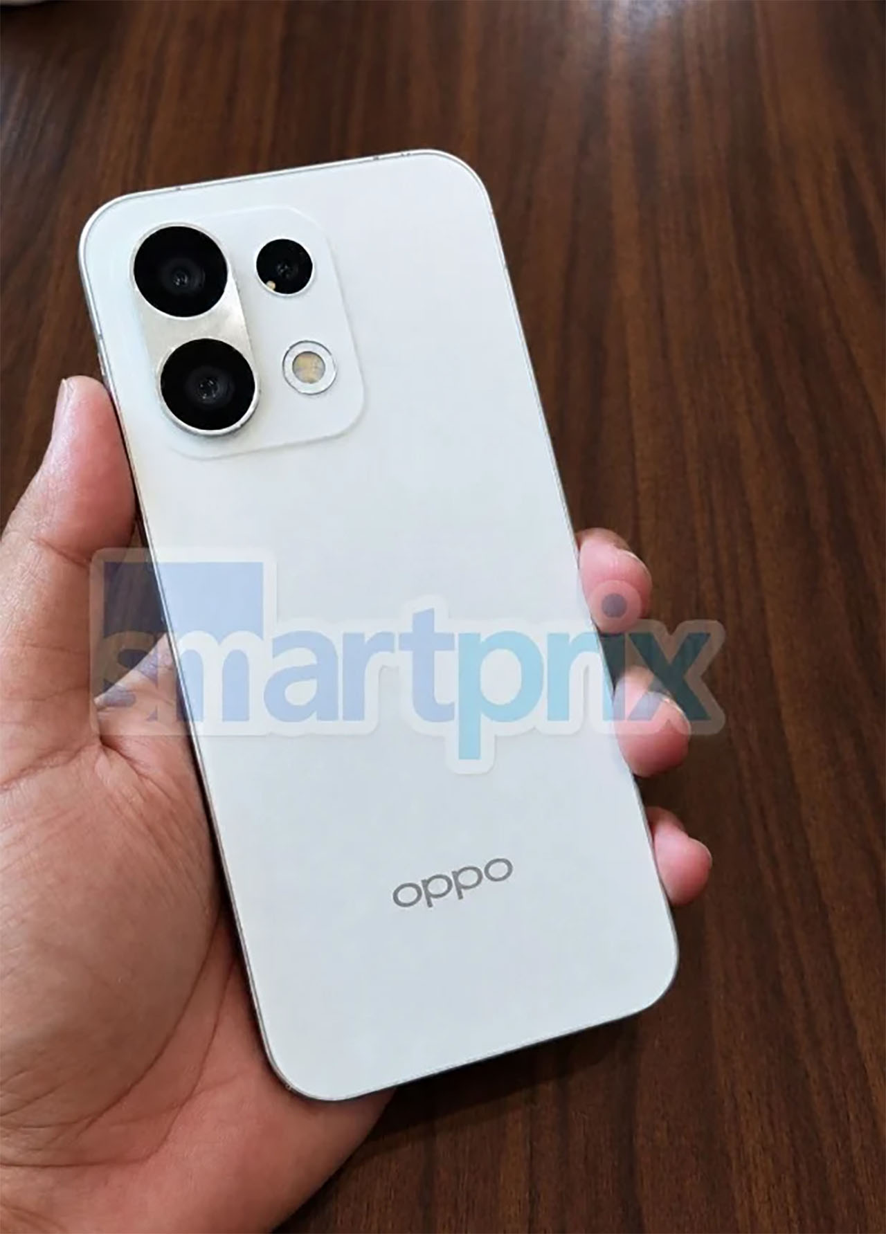 Oppo Reno 17 Lộ Hình Ảnh Thực Tế