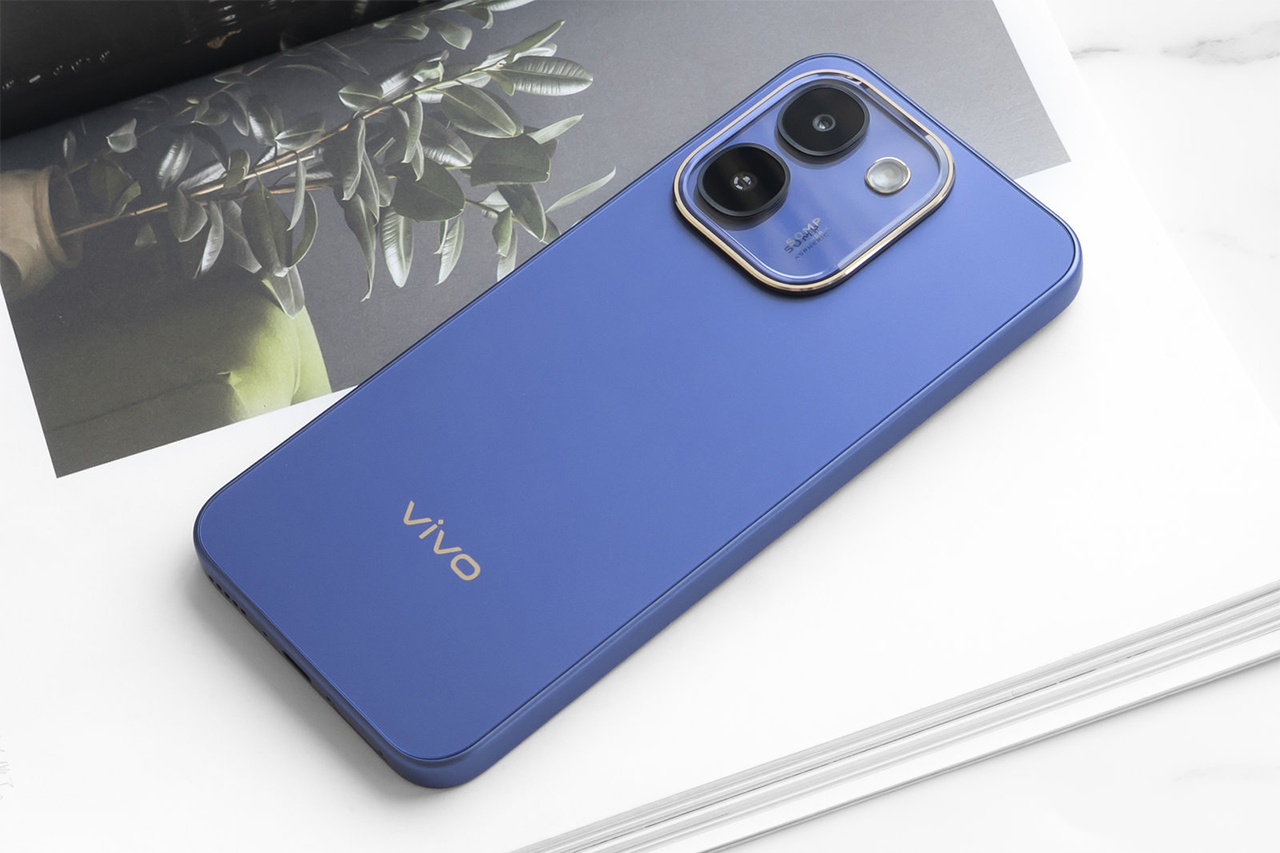 Trên Tay Vivo Y600