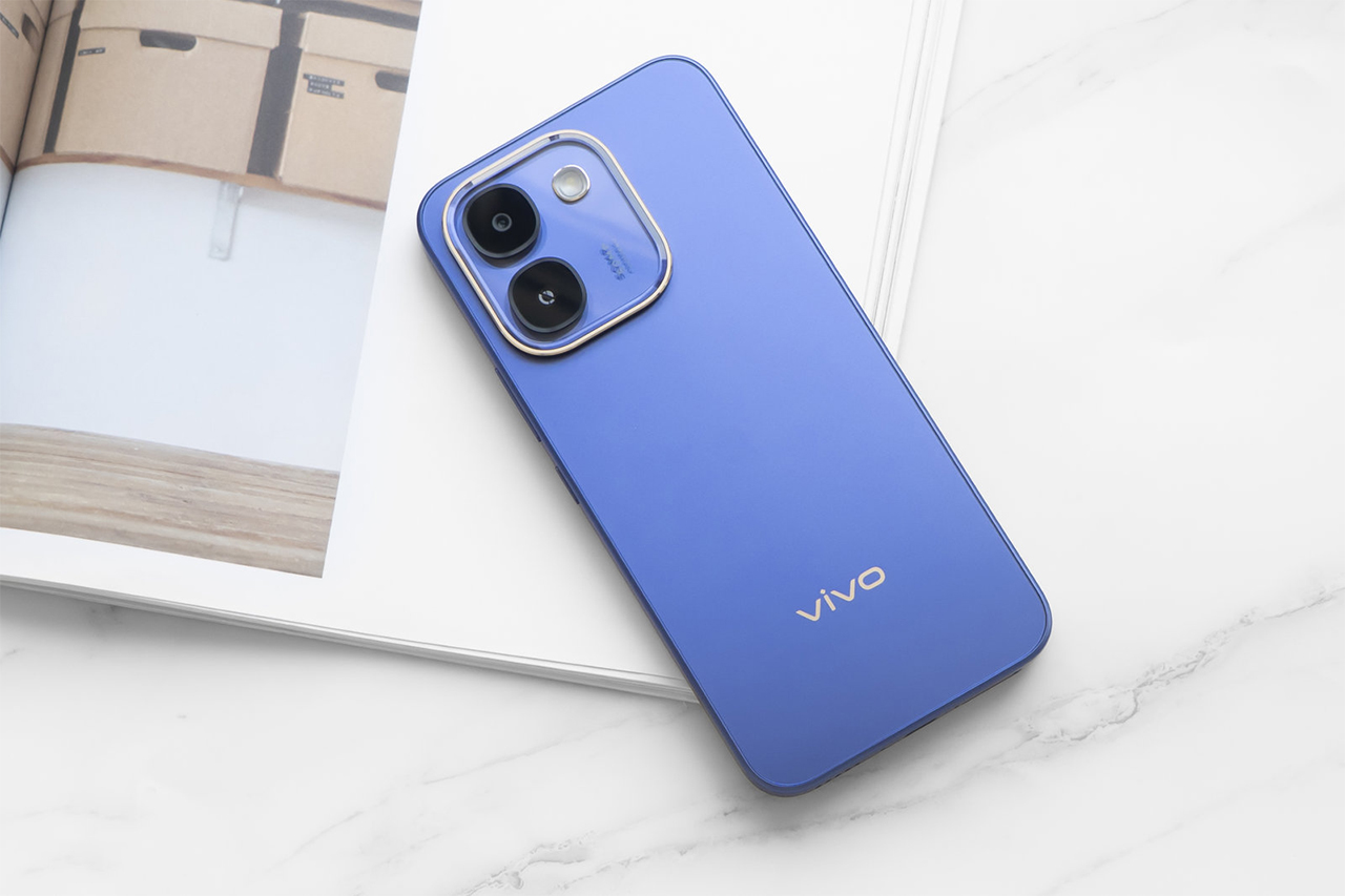 Trên Tay Vivo Y600
