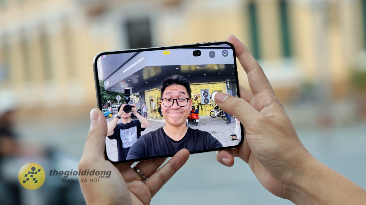 So Sánh Iphone Duo Và Samsung Galaxy Z Fold8 Ultra
