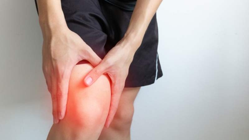 Vảy nến còn gây ra các biến chứng liên quan đến viêm khớp 