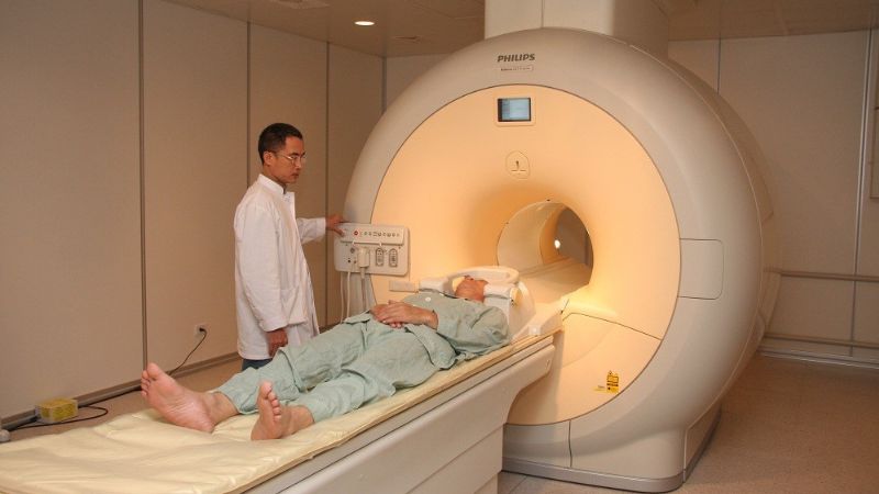 Chụp cộng hưởng từ não bộ có thể giúp bác sĩ chẩn đoán bệnh Alzheimer Chụp cộng hưởng từ não bộ có thể giúp bác sĩ chẩn đoán bệnh Alzheimer