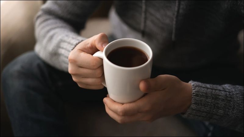 Cà phê có thể làm tim đập nhanh và tăng huyết áp tạm thời
