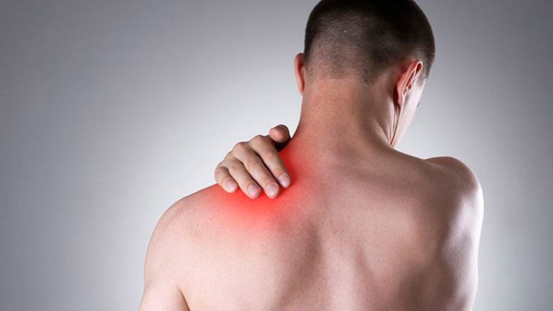 Đau vai là triệu chứng thường gặp của hội chứng chóp xoay vai Đau vai là triệu chứng thường gặp của hội chứng chóp xoay vai
