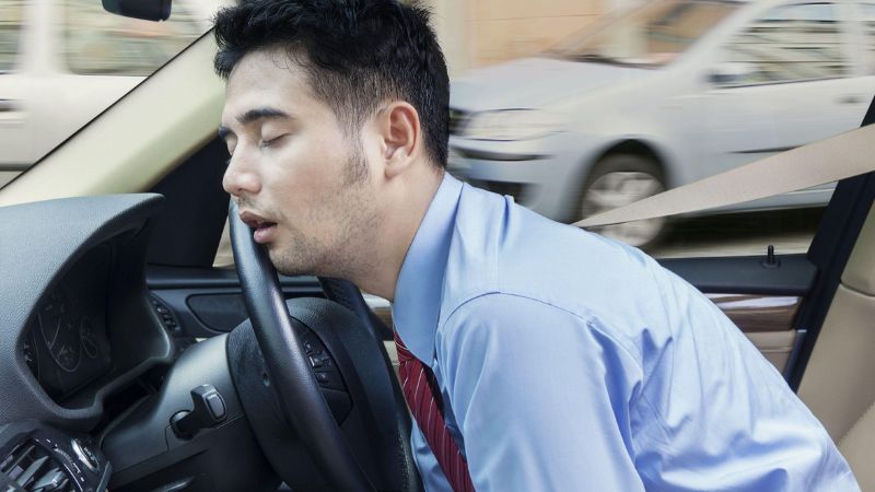 Người bệnh nên gặp bác sĩ nếu thường xuyên ngủ gật khi đang lái xe Người bệnh nên gặp bác sĩ nếu thường xuyên ngủ gật khi đang lái xe