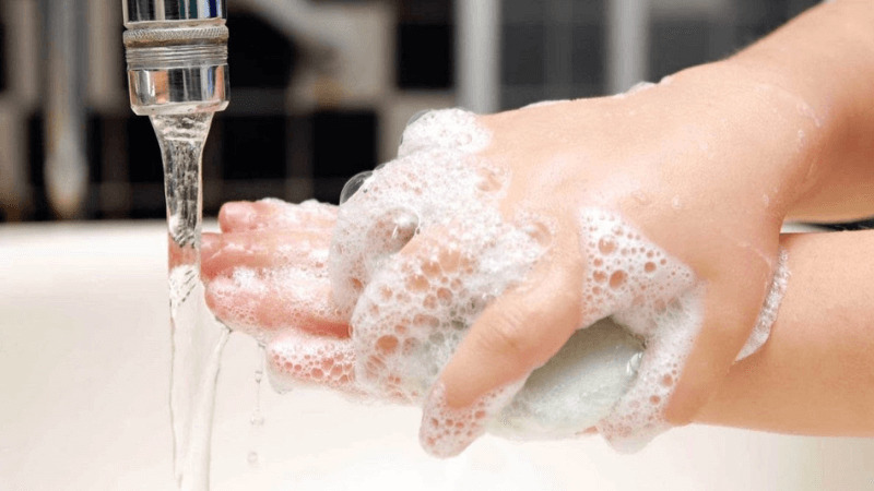 Vệ sinh cá nhân và rửa tay thường xuyên giúp ngăn ngừa các bệnh áp xe