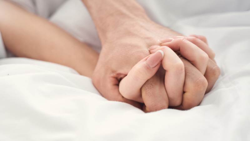 Quan hệ tình dục bằng miệng là một nguyên nhân chính gây lây lan sùi mào gà ở lưỡi