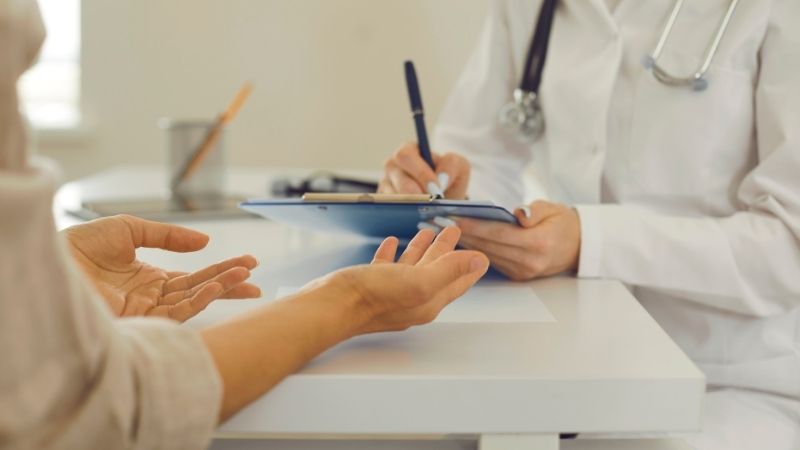 Bạn cần thăm kh&aacute;m da liễu ngay khi c&oacute; c&aacute;c dấu hiệu bất thường
