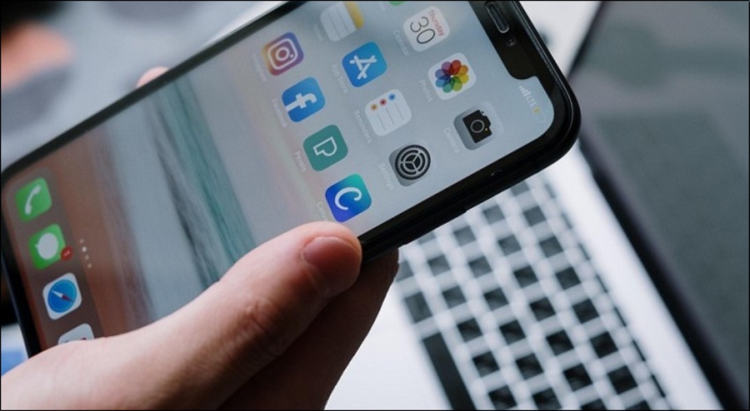 Điện thoại bị vô nước có thể dẫn đến tình trạng loạn cảm ứng