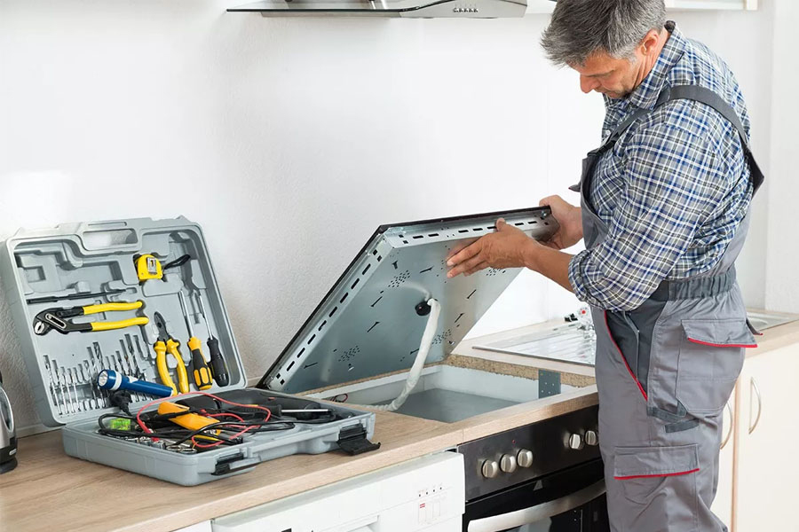 Không tự ý sửa chữa bếp, hãy liên hệ trung tâm bảo hành khi có sự cố