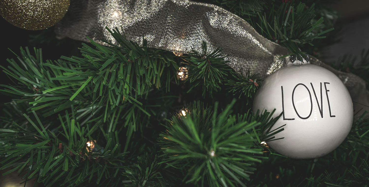 Khoảnh khắc ngọt ngào mùa Giáng sinh dành cho các cặp đôi