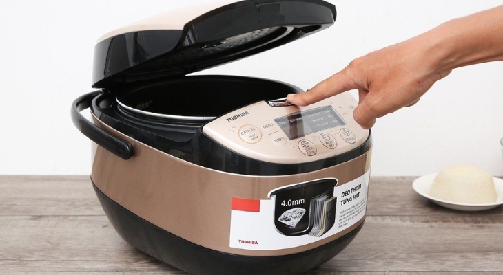 Nồi cơm điện tử Toshiba 1.8 lít RC-18DR3PV(G) tích hợp công nghệ nấu 3D