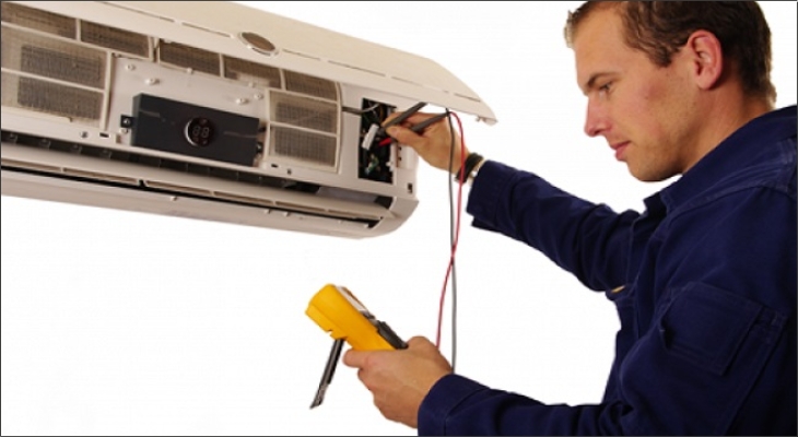 Đường truyền điện không ổn định và yếu do có quá nhiều thiết bị cần tới điện để hoạt động có thể dẫn đến tình trạng máy lạnh tự tắt