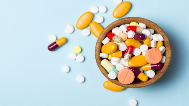 Thuốc kháng viêm không steroid có thể giúp giảm tình trạng viêm và đau khuỷu tay