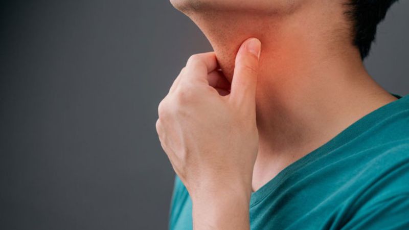 Khi ngủ ngáy kèm đau họng, người bệnh nên đến các cơ sở y tế để được thăm khám Khi ngủ ngáy kèm đau họng, người bệnh nên đến các cơ sở y tế để được thăm khám