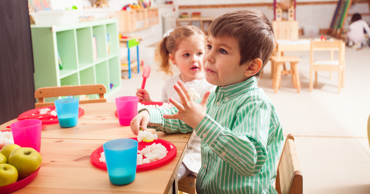 Trẻ biếng ăn phải làm sao? Mách ba mẹ 9 cách khắc phục tình trạng biếng ăn ở trẻ