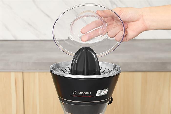 Máy vắt cam Bosch 40W MCP72GPB Màu Đen