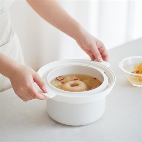 Nồi nấu chậm Lock&Lock 2.5 lít EJP164IVY Màu Kem