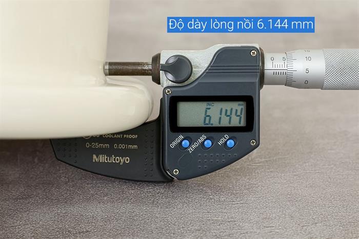 Nồi nấu chậm Magic 2 lít A-050 Màu Xám