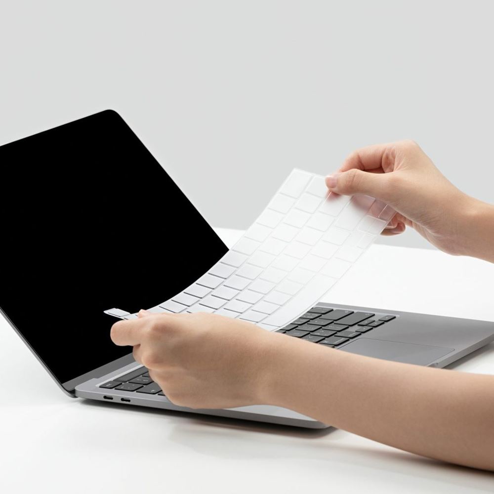 Phủ phím Innostyle Macbook Pro 14 inch/ 16 inch/ Air M2 13 inch IKC2442TRN Trong Suốt Màu Trắng