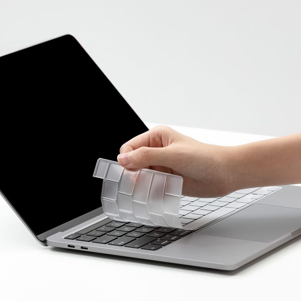 Phủ phím Innostyle Macbook Pro 14 inch/ 16 inch/ Air M2 13 inch IKC2442TRN Trong Suốt Màu Trắng