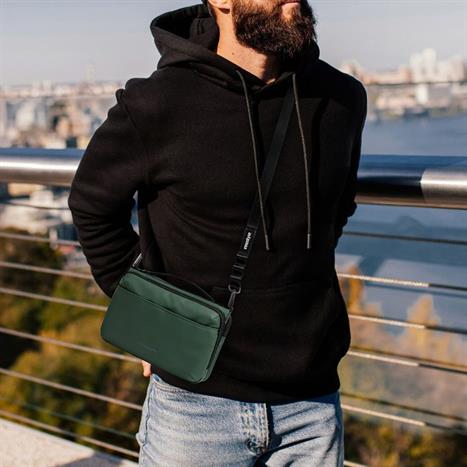 Túi đeo chéo Innostyle FlexiCarry Crossbody Sling FC22GN Màu Xanh lá nhạt