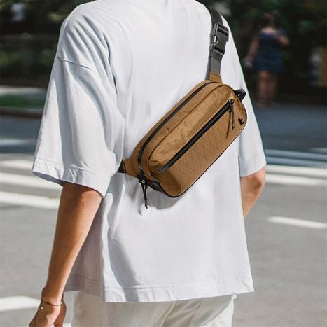 Túi đeo chéo Tomtoc Aviator RFID Sling Bag T35M1K1 Màu Khaki/xanh