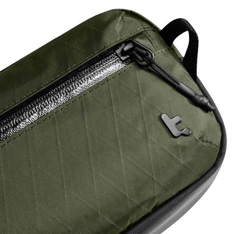 Túi đeo chéo Tomtoc Aviator RFID Sling Bag T35M1T1 Màu Xanh lá