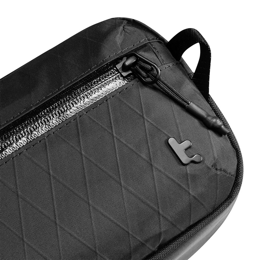 Túi đeo chéo Tomtoc Aviator RFID Sling Bag T35S2D1 Màu Đen