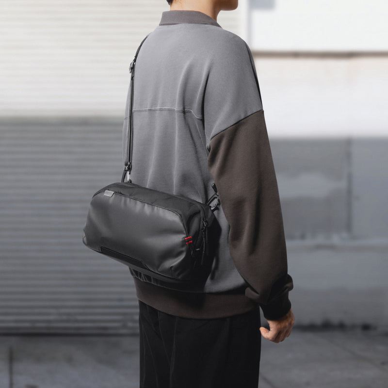 Túi đeo chéo Tomtoc Arccos Carrying Bag G47M1D1 Màu Đen