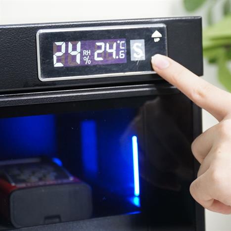 Tủ chống ẩm FujiE DHC040 40 lít Màu Đen