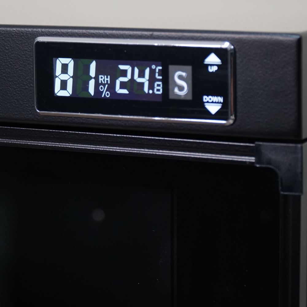 Tủ chống ẩm FujiE DHC80II 80 lít Màu Đen