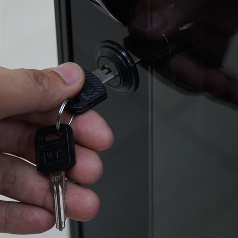 Tủ chống ẩm FujiE DHC100 100 lít Màu Đen