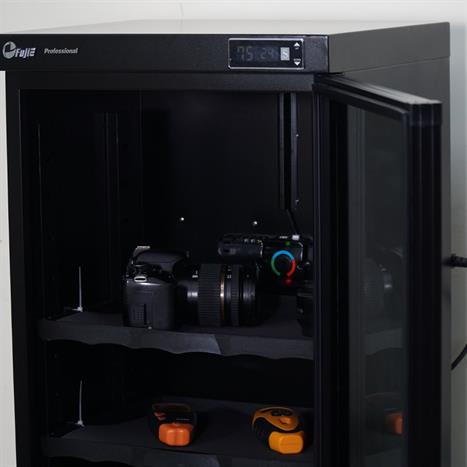 Tủ chống ẩm FujiE DHC160 160 lít Màu Đen