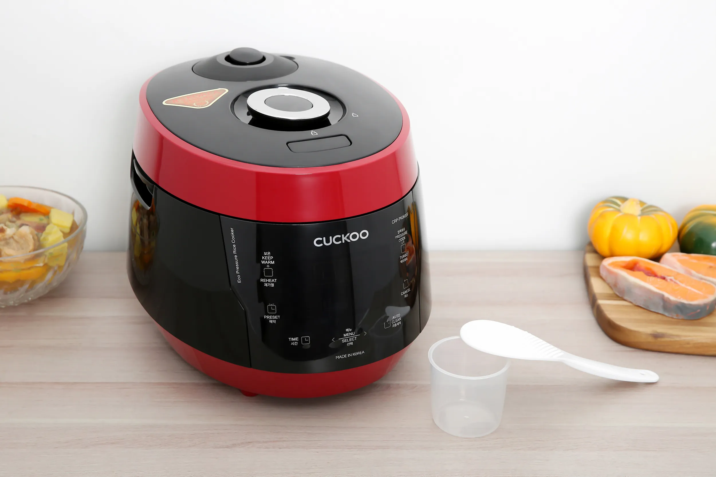 Nồi cơm điện tử áp suất Cuckoo 1.08 lít CRP-PK0600F/BKRDVN Màu Đen - Đỏ