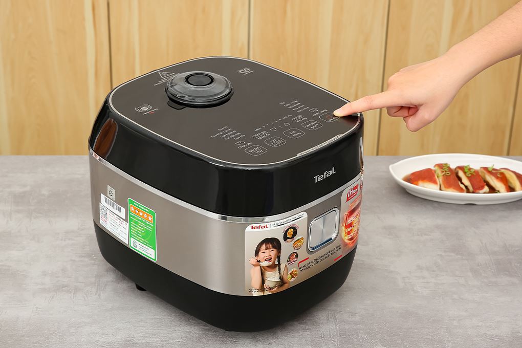 Nồi cơm cao tần Tefal Rice Master Max 1.8 lít RK819868 Màu Đen - Bạc