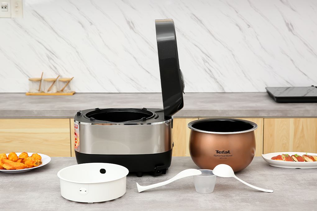 Nồi cơm cao tần Tefal Rice Master Max 1.8 lít RK819868 Màu Đen - Bạc