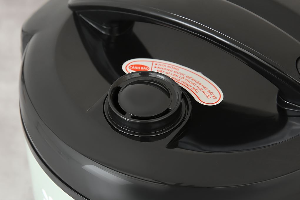 Nồi cơm nắp gài Nagakawa 1.2 lít NRC3812 Màu Xanh lá
