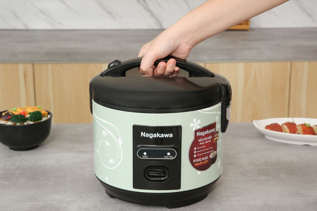 Nồi cơm nắp gài Nagakawa 1.2 lít NRC3812 Màu Xanh lá