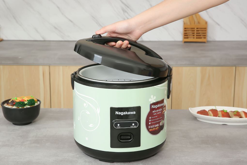 Nồi cơm nắp gài Nagakawa 1.8 lít NRC3823 Màu Xanh lá