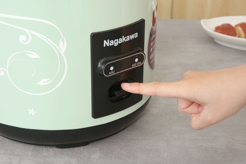 Nồi cơm nắp gài Nagakawa 1.8 lít NRC3823 Màu Xanh lá