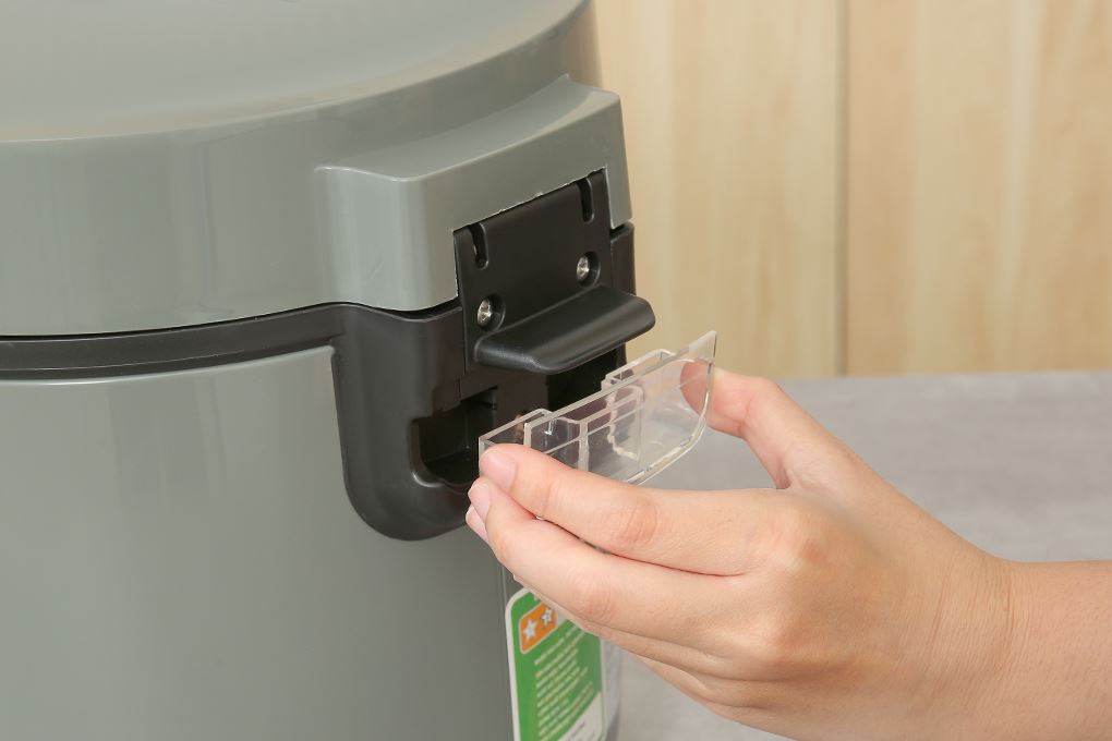 Nồi cơm nắp gài Nagakawa 1.8 lít NRC3836 Màu Xanh đậm