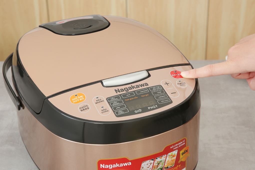 Nồi cơm điện tử Nagakawa 1.8 lít NER5556 Màu Vàng đồng
