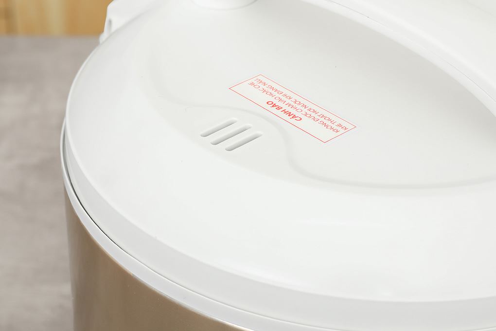 Nồi cơm nắp gài Toshiba 1.8 lít RC-18JH1TVN(N) Màu Trắng - Vàng