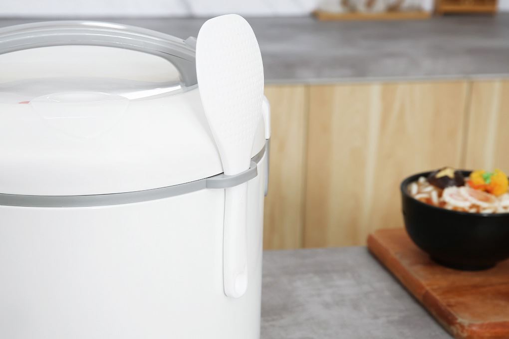 Nồi cơm nắp gài Kangaroo 1.8 lít KGRC18M8 Màu Trắng