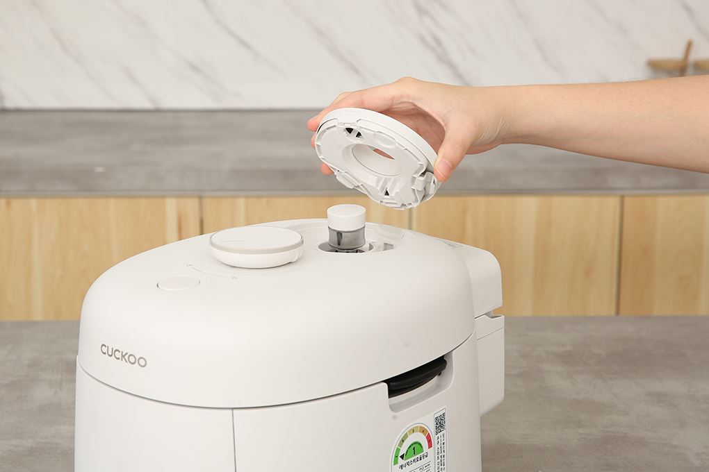 Nồi cơm điện tử áp suất Cuckoo 0.54 lít CRP-T0310FGW Màu Trắng