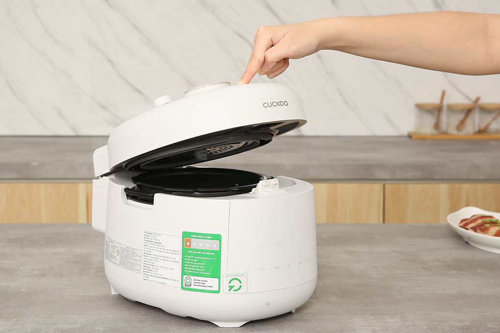Nồi cơm điện tử áp suất Cuckoo 0.54 lít CRP-T0310FGW Màu Trắng