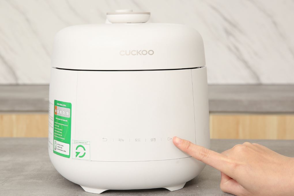 Nồi cơm điện tử áp suất Cuckoo 0.54 lít CRP-T0310FGW Màu Trắng