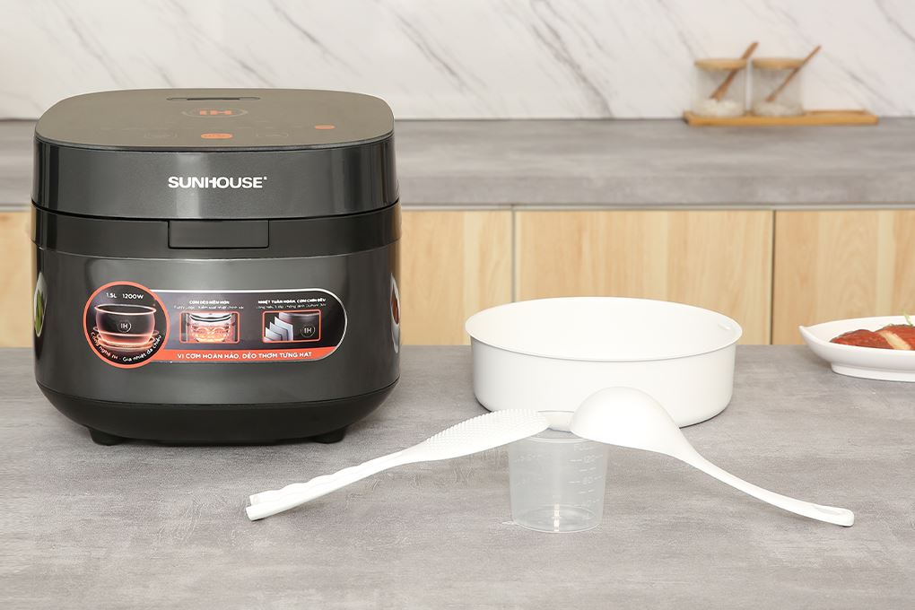 Nồi cơm cao tần Sunhouse Mama 1.5 lít SHD8827 Màu Đen
